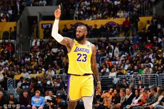 球的竞争格 球的竞争格