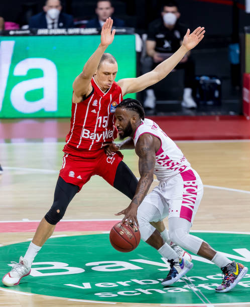 冲首冠遭重 冲首冠遭重